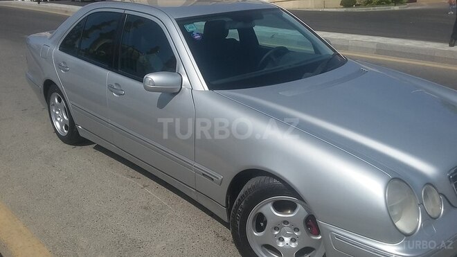 Mercedes E 220 2000, 316,000 km - 2.2 l - Bakı