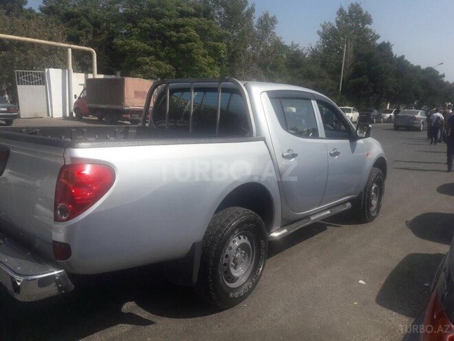 Mitsubishi L200 2012, 137,000 km - 2.5 l - Bakı