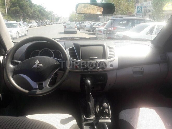 Mitsubishi L200 2012, 137,000 km - 2.5 l - Bakı