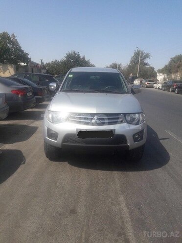 Mitsubishi L200 2012, 137,000 km - 2.5 l - Bakı