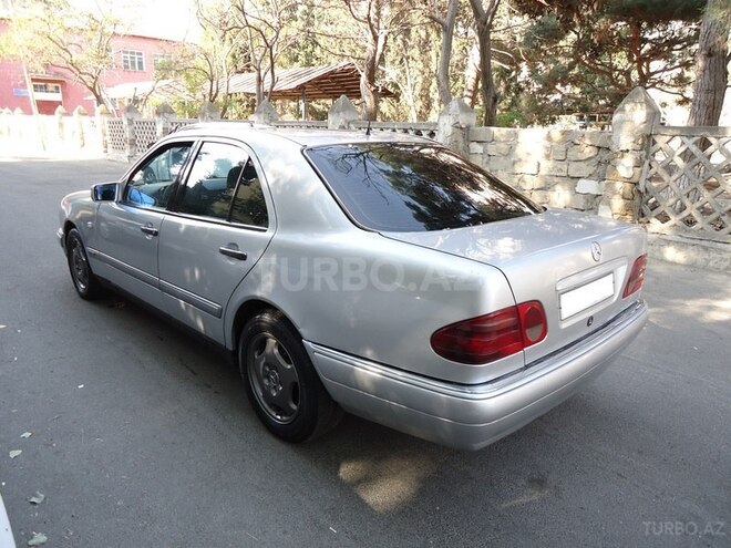 Mercedes E 220 1996, 256,477 km - 2.2 l - Bakı