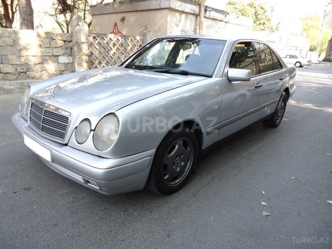 Mercedes E 220 1996, 256,477 km - 2.2 l - Bakı