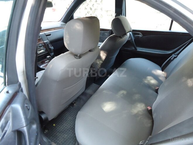 Mercedes E 220 1996, 256,477 km - 2.2 l - Bakı