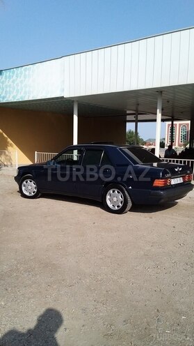 Mercedes 190 1992, 370,000 km - 2.0 l - Salyan