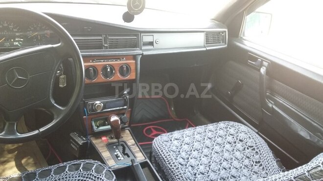 Mercedes 190 1992, 370,000 km - 2.0 l - Salyan