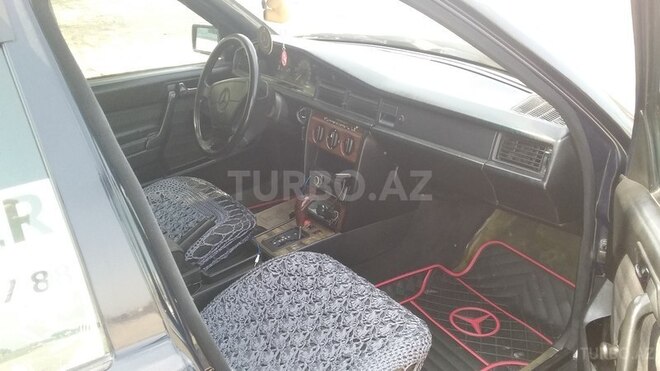 Mercedes 190 1992, 370,000 km - 2.0 l - Salyan