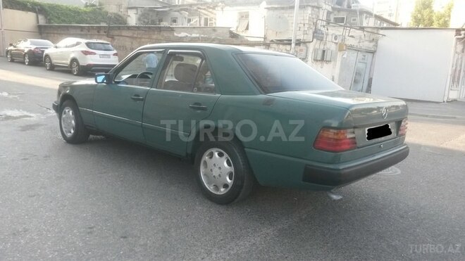 Mercedes E 200 1989, 176,000 km - 2.0 l - Bakı
