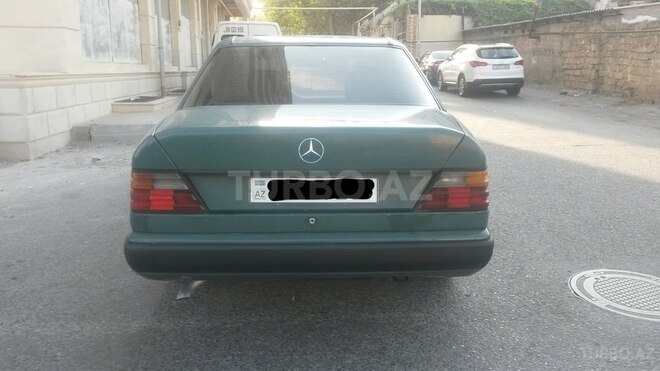 Mercedes E 200 1989, 176,000 km - 2.0 l - Bakı