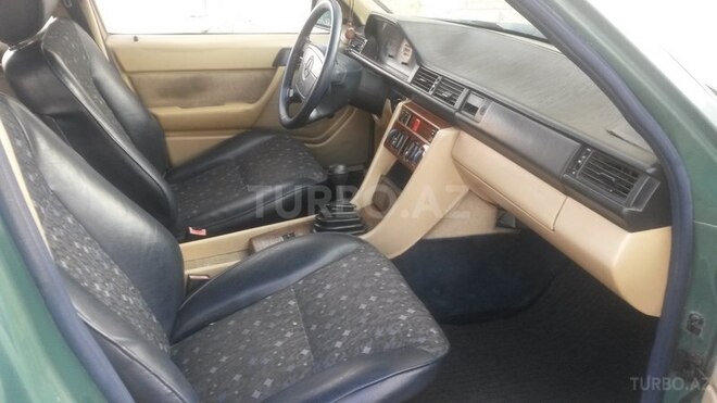 Mercedes E 200 1989, 176,000 km - 2.0 l - Bakı
