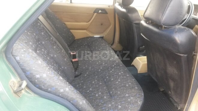 Mercedes E 200 1989, 176,000 km - 2.0 l - Bakı