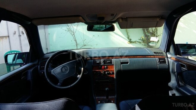 Mercedes E 240 1998, 333,060 km - 2.4 l - Bakı