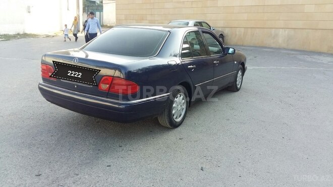 Mercedes E 240 1998, 333,000 km - 2.4 л - Bakı