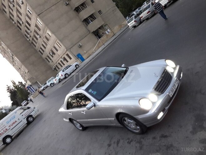 Mercedes E 220 2000, 317,000 km - 2.2 l - Bakı