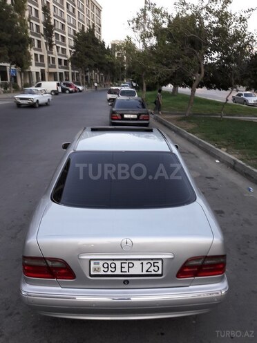Mercedes E 220 2000, 317,000 km - 2.2 l - Bakı