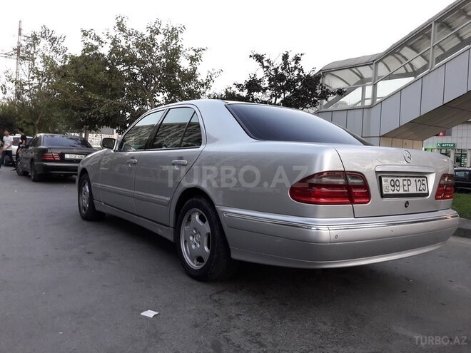 Mercedes E 220 2000, 317,000 km - 2.2 l - Bakı