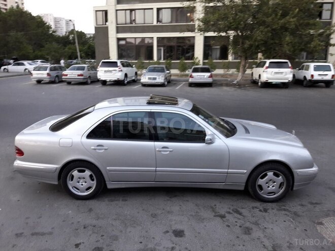 Mercedes E 220 2000, 317,000 km - 2.2 l - Bakı
