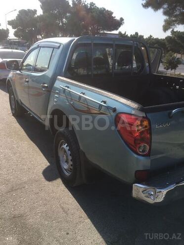 Mitsubishi L200 2007, 137,000 km - 2.5 л - Bakı