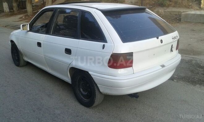 Opel Astra 1992, 239,000 km - 1.8 l - Sumqayıt