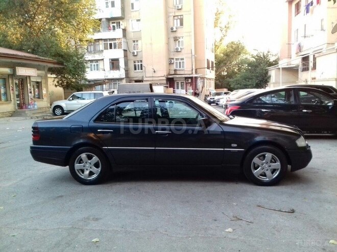 Mercedes C 220 1999, 450,000 km - 2.2 l - Bakı