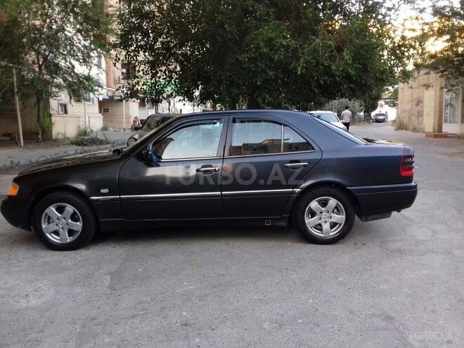 Mercedes C 220 1999, 450,000 km - 2.2 l - Bakı