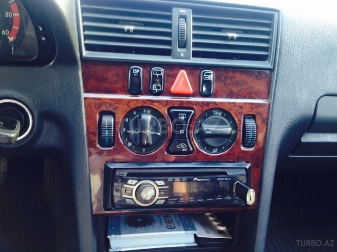 Mercedes C 220 1999, 323,000 km - 2.2 л - Bakı