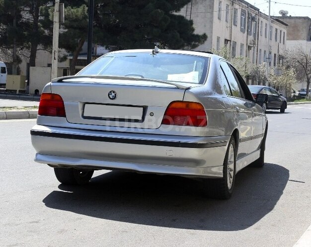 BMW 528 1999, 322,000 km - 2.8 l - Bakı