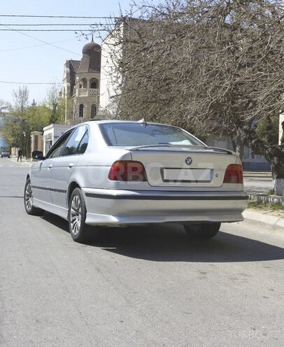 BMW 528 1999, 322,000 km - 2.8 l - Bakı