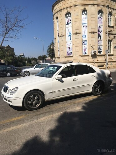 Mercedes E 220 2004, 213,000 km - 2.2 l - Bakı