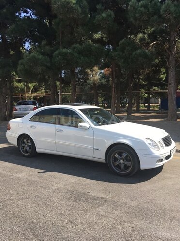 Mercedes E 220 2004, 213,000 km - 2.2 l - Bakı