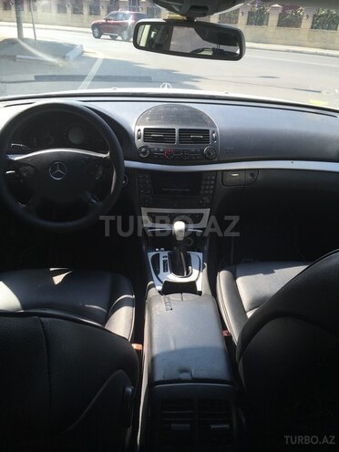 Mercedes E 220 2004, 213,000 km - 2.2 l - Bakı