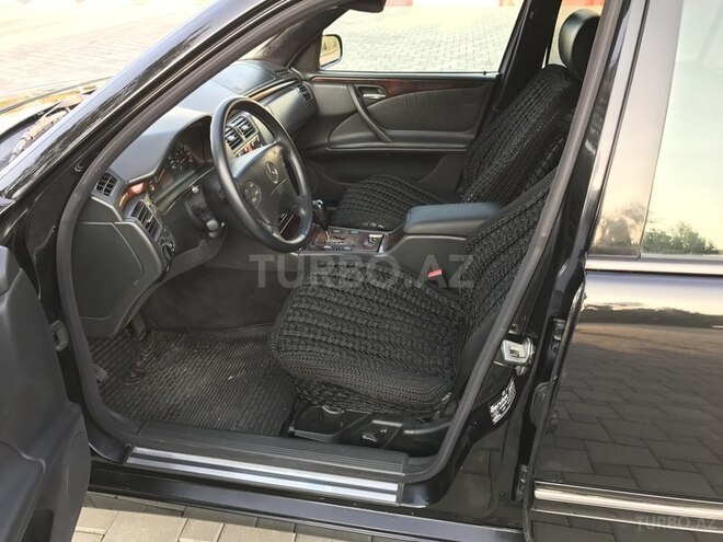 Mercedes E 240 2001, 178,500 km - 2.4 л - Bakı