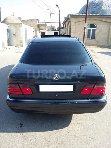 Mercedes E 230 1996, 310,000 km - 2.3 l - Bakı