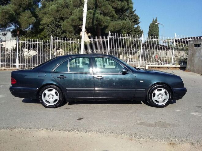 Mercedes E 230 1996, 310,000 km - 2.3 l - Bakı