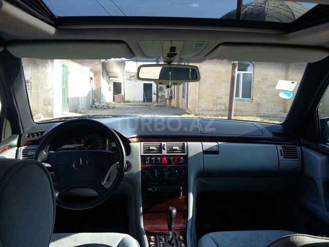 Mercedes E 230 1996, 310,000 km - 2.3 l - Bakı