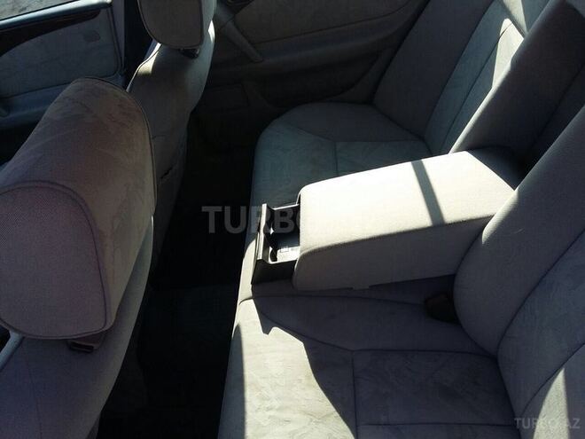 Mercedes E 230 1996, 310,000 km - 2.3 l - Bakı