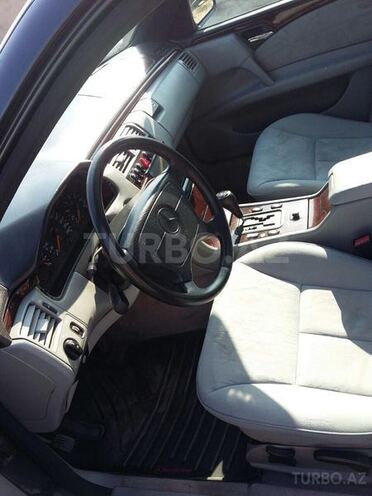 Mercedes E 230 1996, 310,000 km - 2.3 l - Bakı