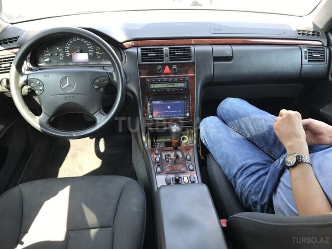 Mercedes E 240 2000, 320,000 km - 2.4 l - Bakı