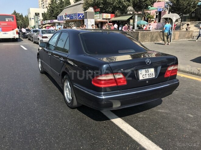 Mercedes E 240 2000, 320,000 km - 2.4 l - Bakı