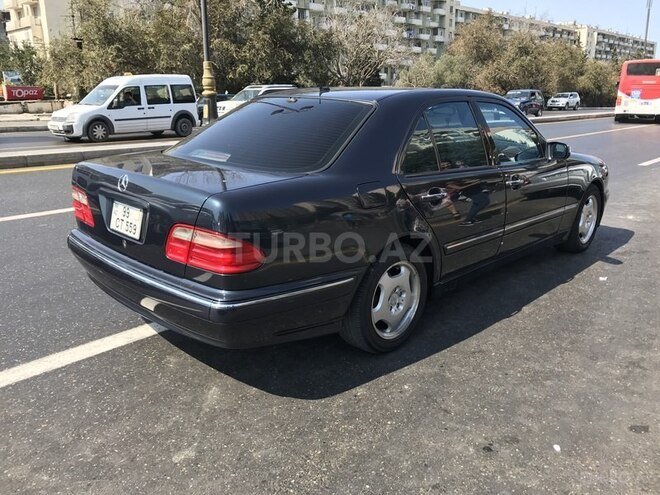 Mercedes E 240 2000, 320,000 km - 2.4 l - Bakı