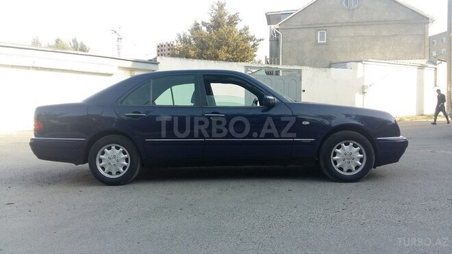 Mercedes E 240 1998, 330,000 km - 2.4 l - Bakı