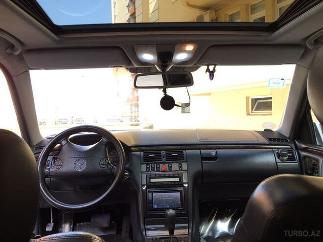 Mercedes E 240 2000, 220,000 km - 2.4 л - Sumqayıt