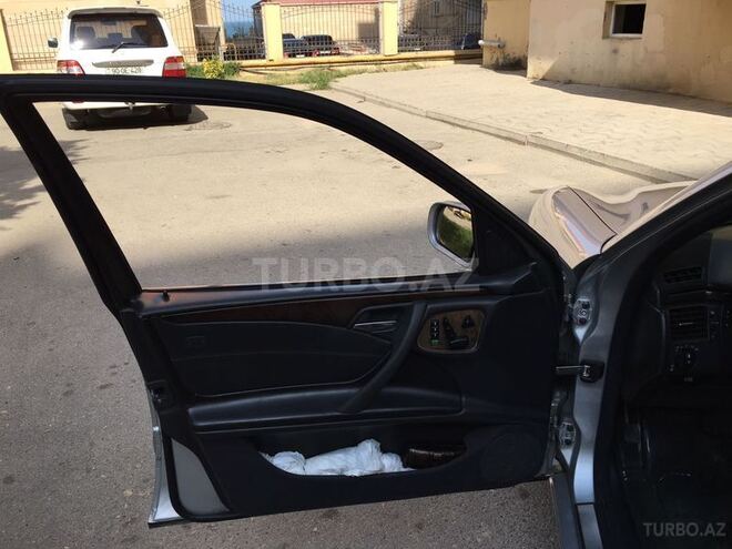 Mercedes E 240 2000, 220,000 km - 2.4 л - Sumqayıt