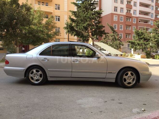 Mercedes E 240 2000, 220,000 km - 2.4 л - Sumqayıt