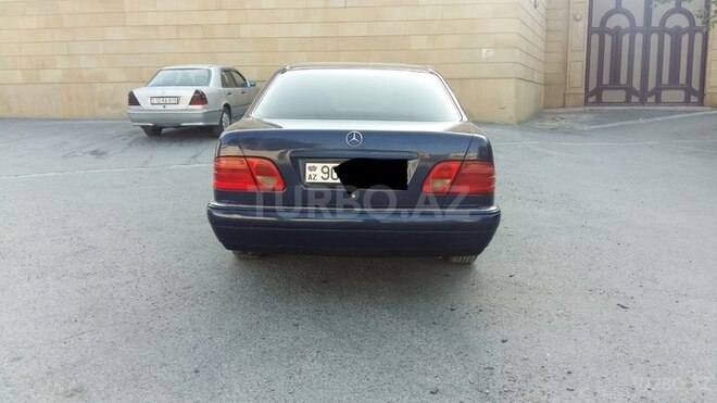 Mercedes E 240 1998, 300,000 km - 2.4 l - Bakı