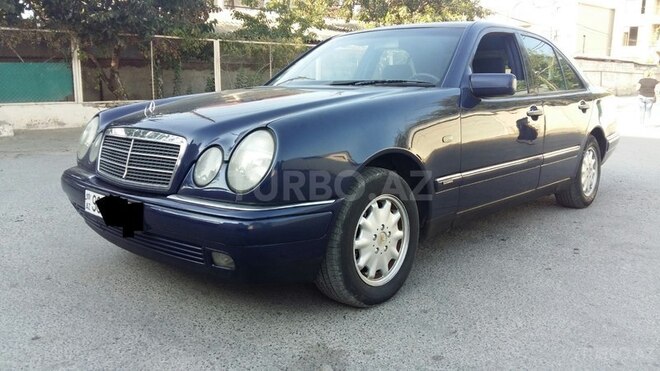 Mercedes E 240 1998, 300,000 km - 2.4 l - Bakı