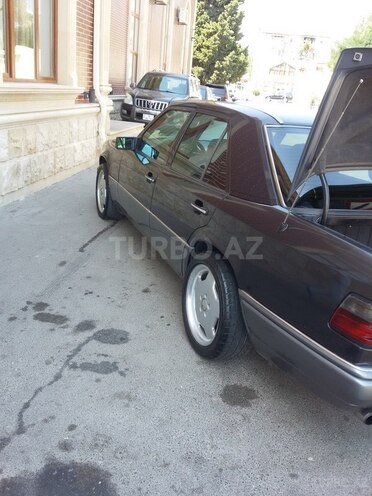 Mercedes E 280 1995, 270,000 km - 2.8 l - Bakı