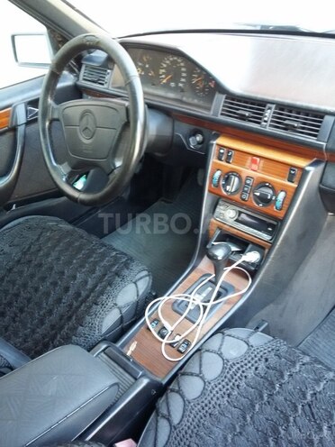 Mercedes E 280 1995, 270,000 km - 2.8 l - Bakı
