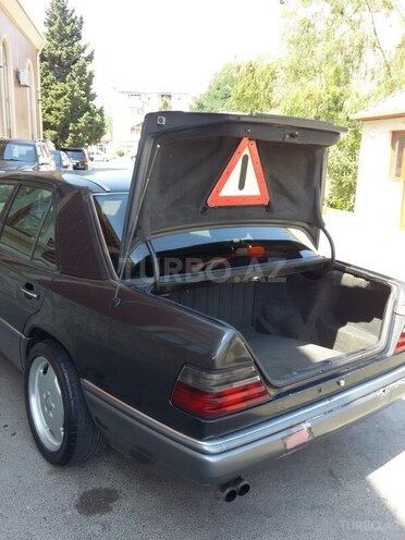 Mercedes E 280 1995, 270,000 km - 2.8 l - Bakı