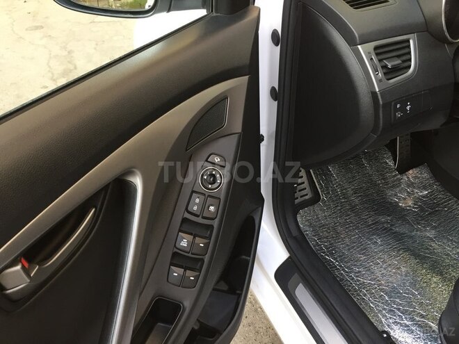 Hyundai Elantra 2014, 30,000 km - 1.8 l - Bakı
