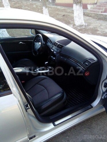 Mercedes E 240 2003, 215,000 km - 2.6 л - Bakı